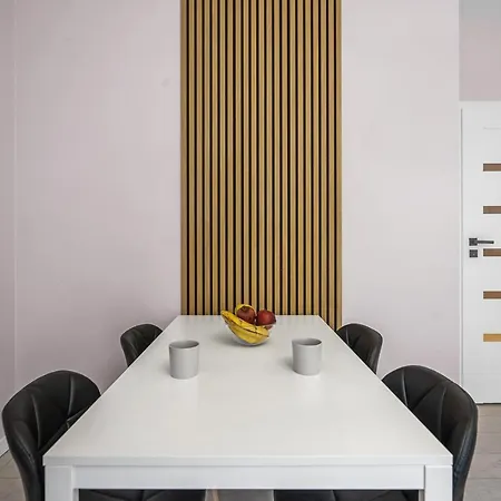 - Parking, Quiet Neighbourhood - By Rentujemy Apartment *